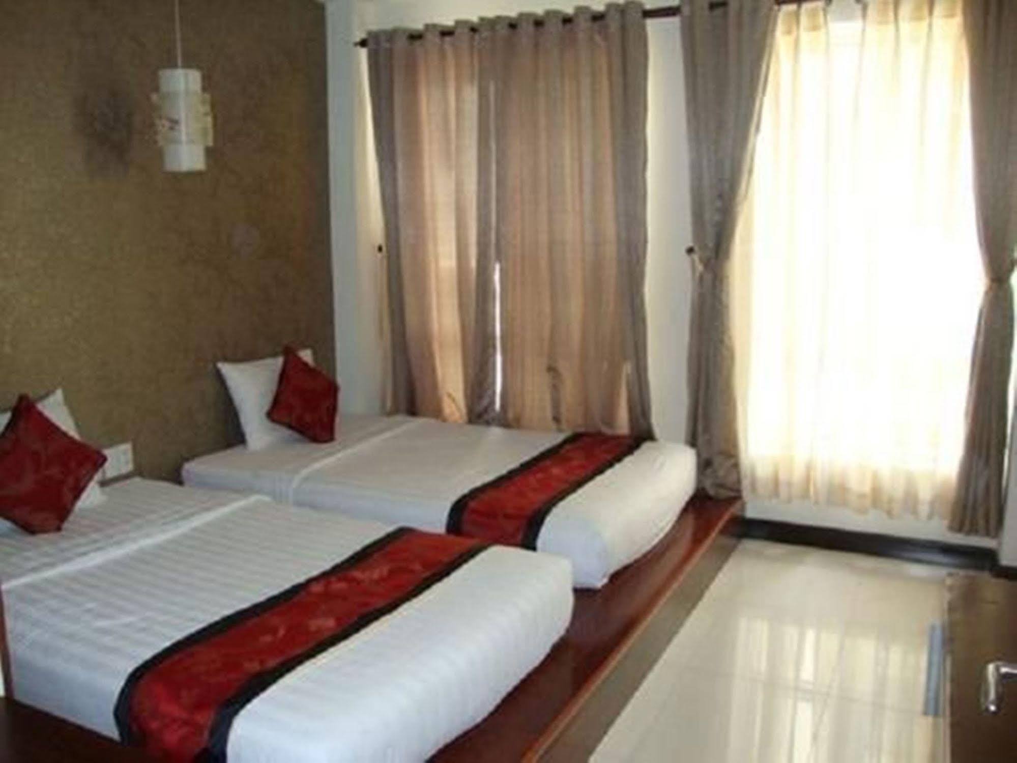 Trung Son Hotel Thành Pho Ho Chí Minh Esterno foto