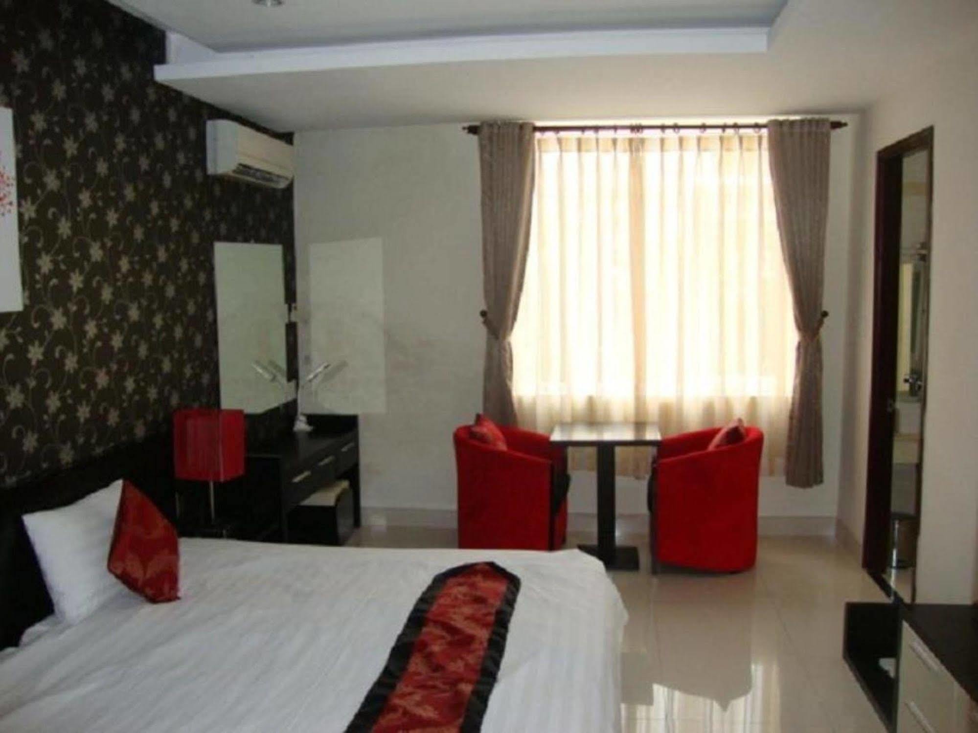 Trung Son Hotel Thành Pho Ho Chí Minh Esterno foto