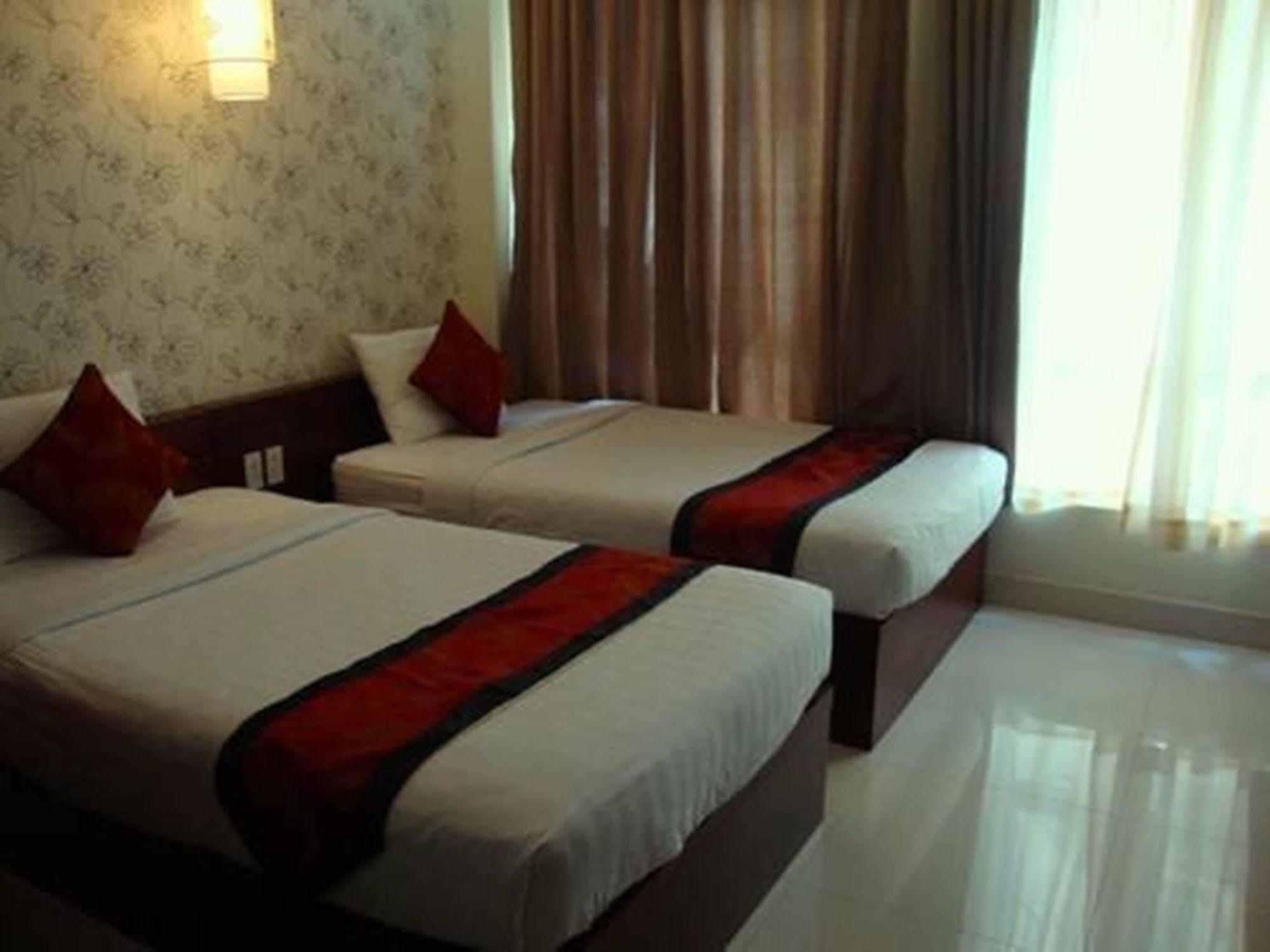 Trung Son Hotel Thành Pho Ho Chí Minh Esterno foto