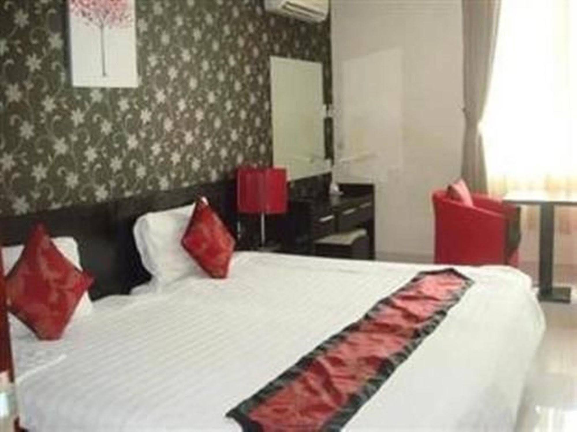 Trung Son Hotel Thành Pho Ho Chí Minh Esterno foto