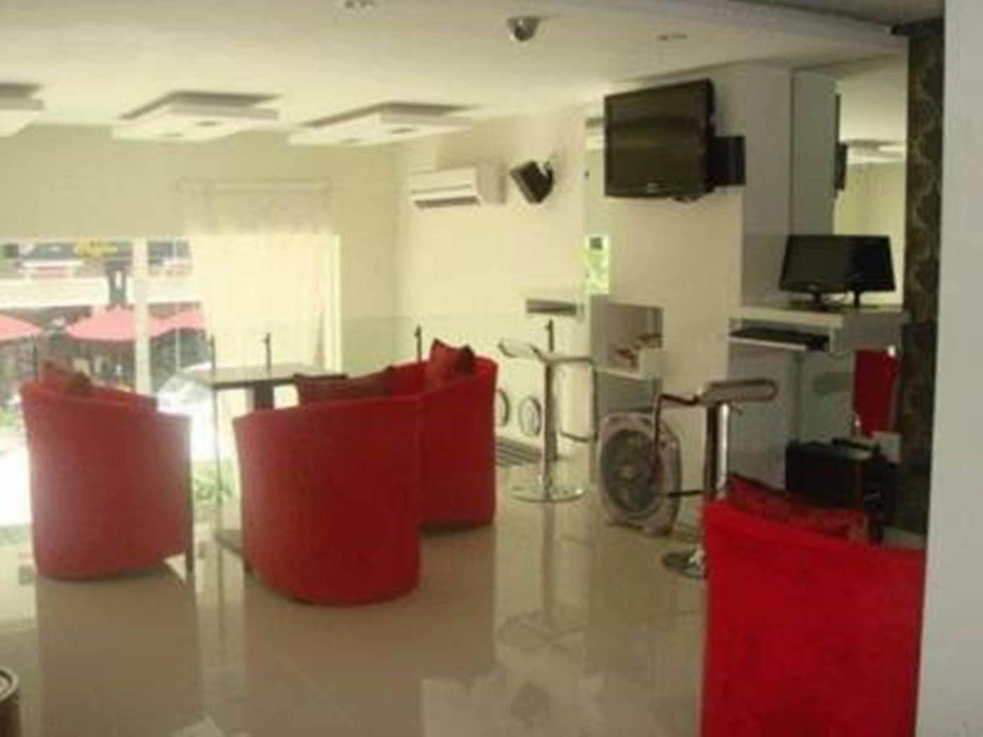 Trung Son Hotel Thành Pho Ho Chí Minh Esterno foto